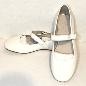 NWT ZARA KIDS WHITE LEATHER FLATS